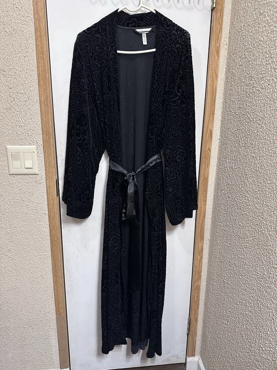 Soma Other - Soma Black Floral Burnout Velvet Long Robe Kimono Size L/XL Bell Sleeve